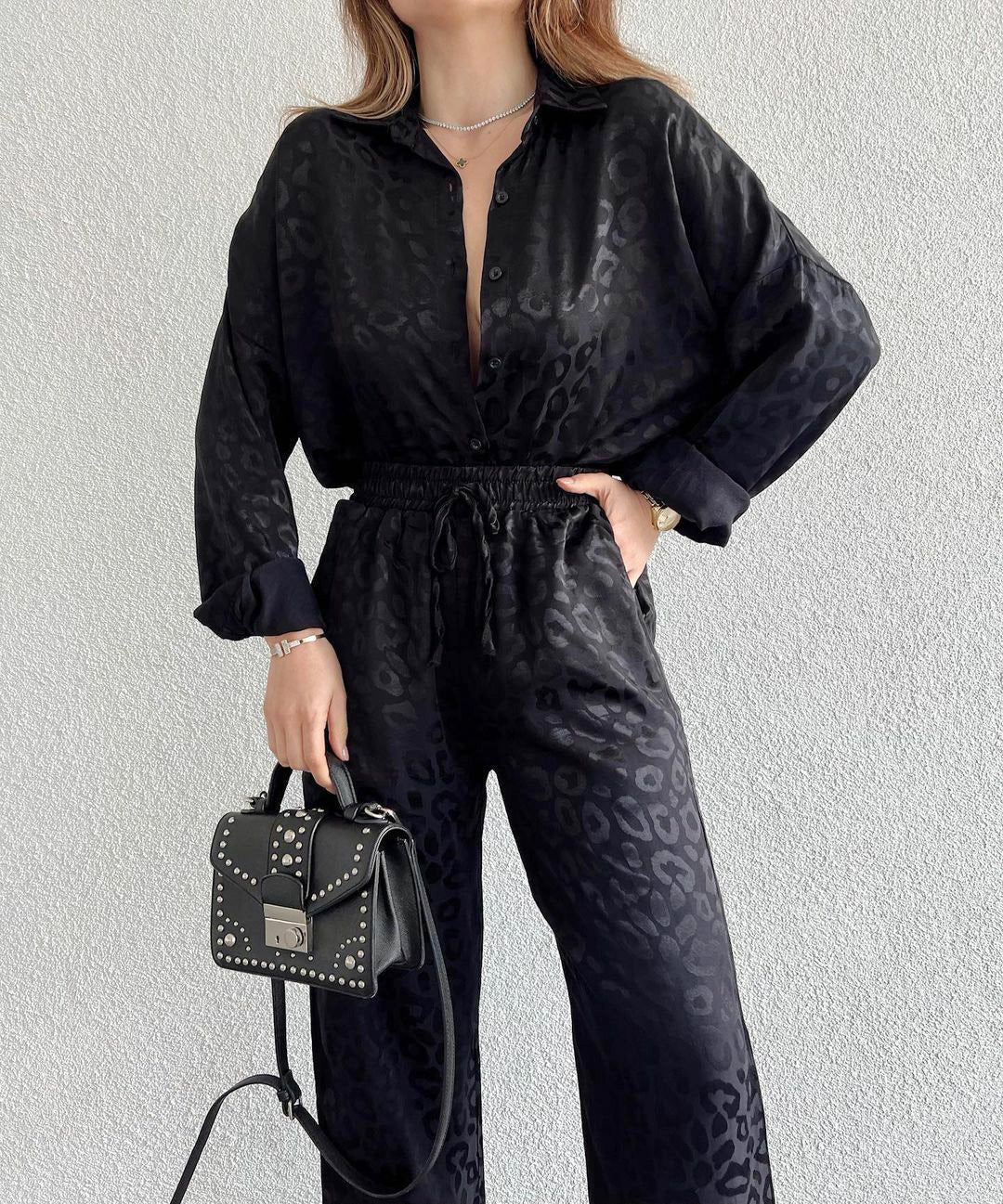 Conjunto camisa y pantalón raso leopardo - Image 12